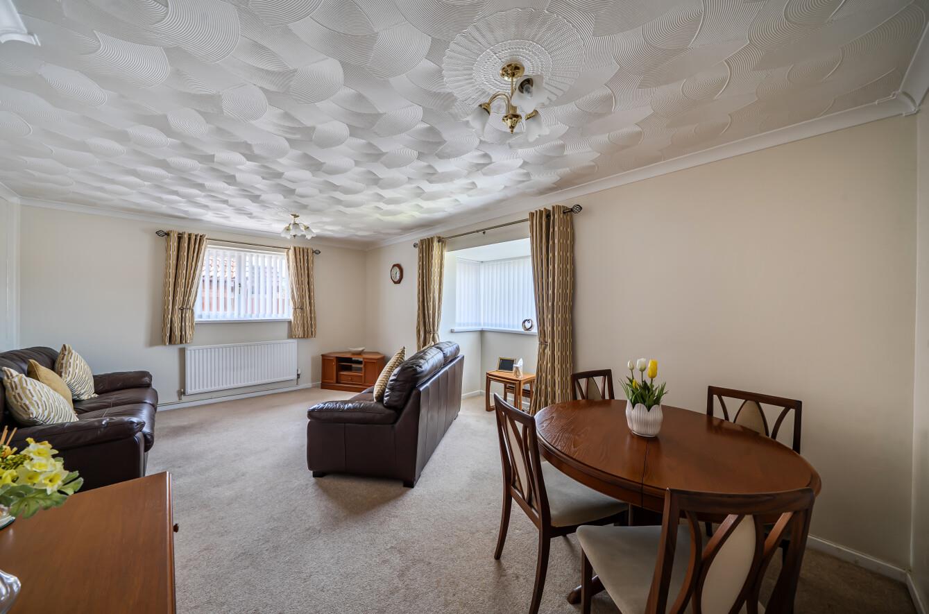 St Peters Avenue, Fforestfach, Swansea, SA5 5BX